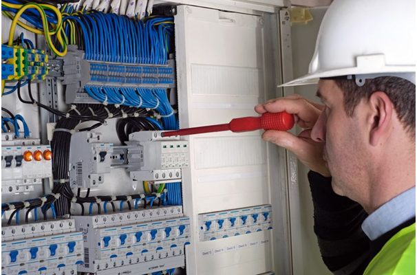 Electrician: Find and Hire Experts