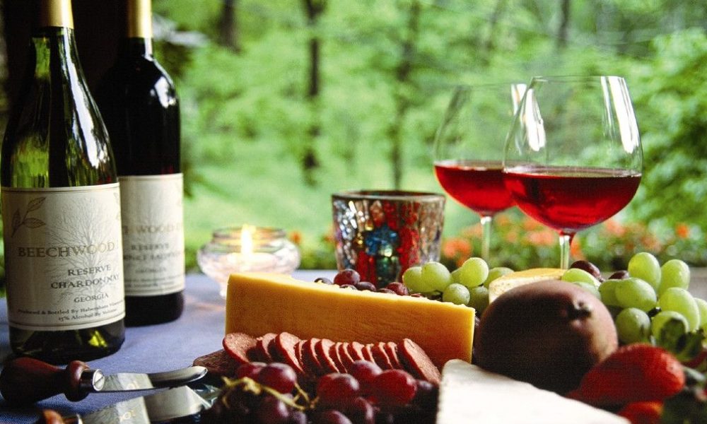 Enjoy Some Cosy And Romantic Time With Wine Tasting Tours