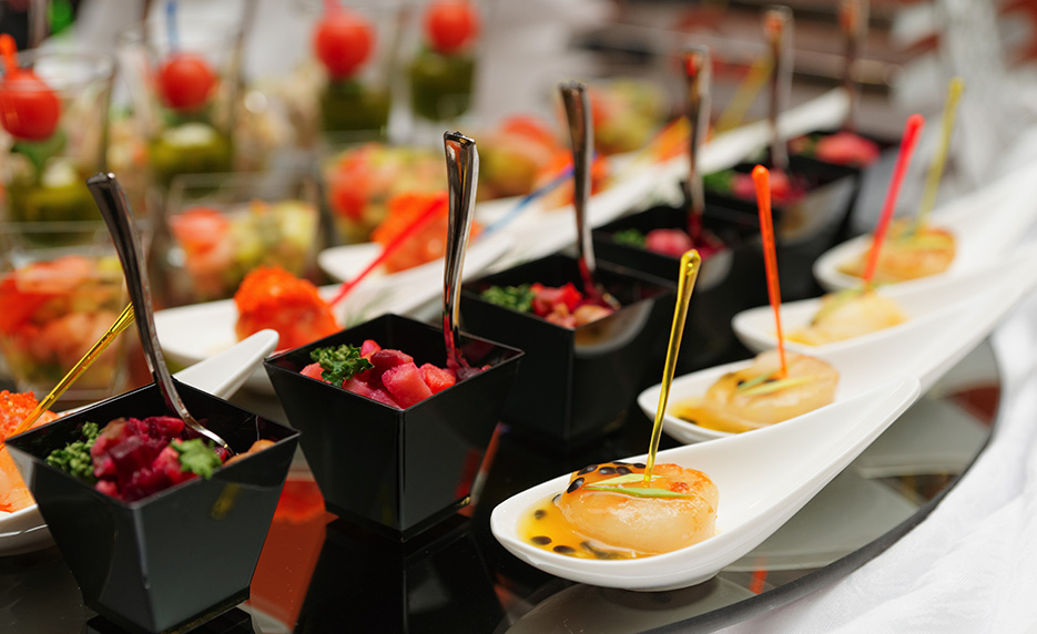 Various Things You Need To Include For Corporate Catering Service