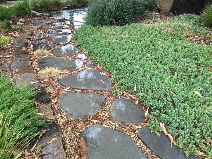 Points You Must Know Before Installing the Bluestone Pavers